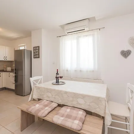 Brevilacqua Apartment *
